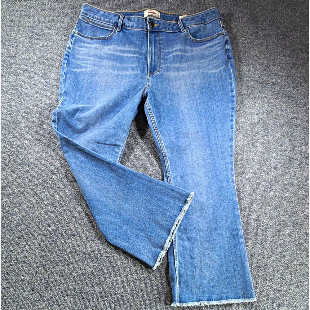 Wrangler Womens High Rise Kick Flare Jeans Light Wash Size 20W Cowgirl Western
